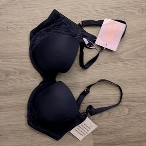 Savage x fenty. Navy blue, Demi cup bra. 34D. Lace detailing